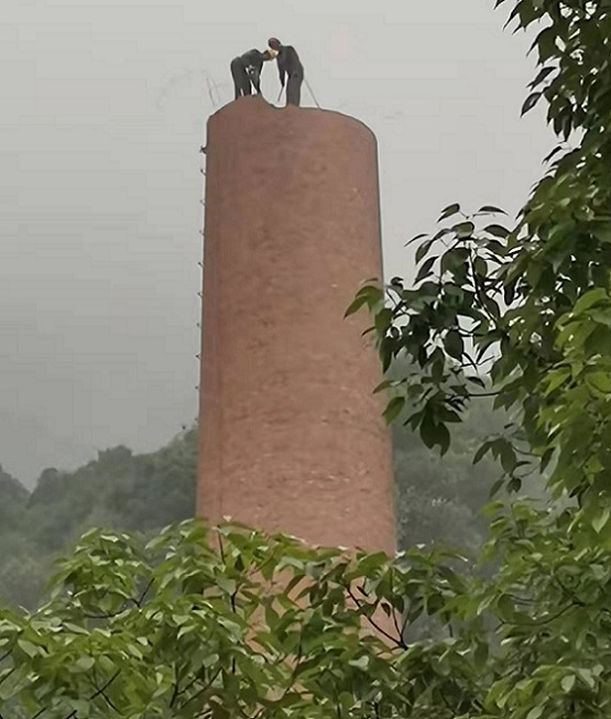 高空拆除公司:技術(shù)雄厚,環(huán)保拆除！