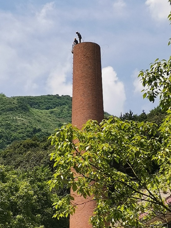 煙囪拆除公司:專業(yè)服務(wù),豐富經(jīng)驗