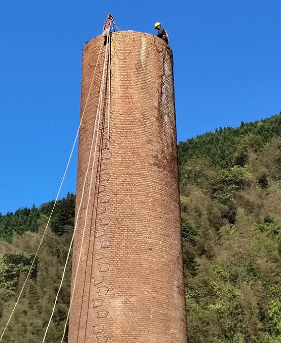 拆除煙囪公司:安全環(huán)保,讓我們一起守護藍天